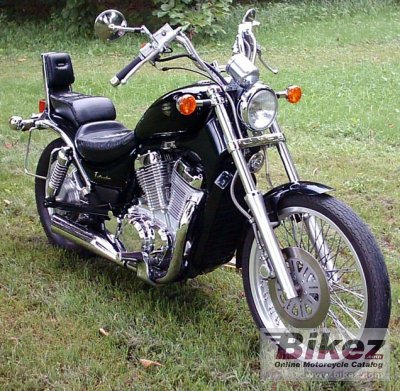 1997 Suzuki VS 600 GL Intruder photo